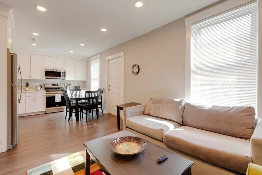 3 Bed 2 Bath Tourist House near Kendall Square - Image 1