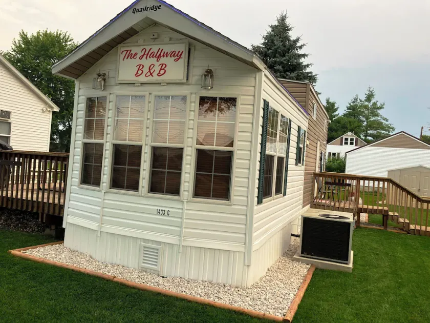 Halfway Tiny House - 3 BR Small Town Iowa Rural Setting! - Image 1