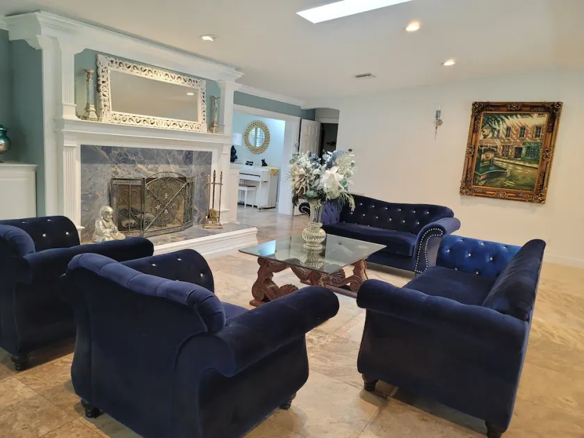  Luxury Estate with Dual Pools on 2.5 Acres Near Downtown Sarasota & Beaches - Image 1