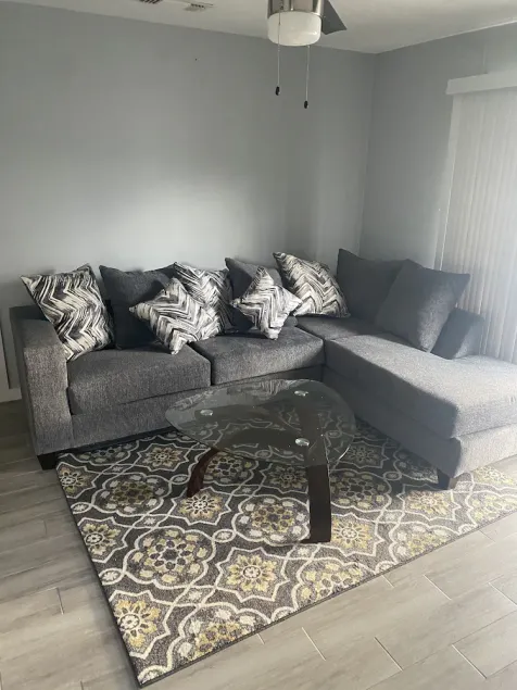 Quiet 1BR Condo Near Downtown - Image 1
