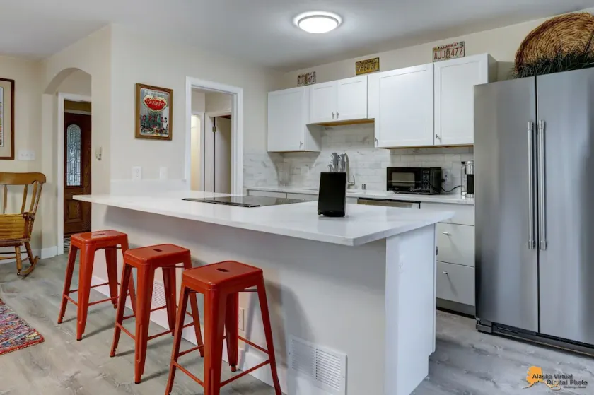 Private Cottage-5 min. walk to Park Strip, Coastal Trail, Restaurants - Image 1
