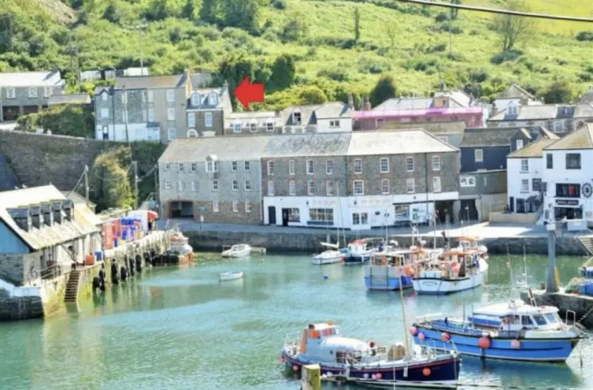 Fabulous 2 Bed Cottage - Outstanding Sea Views - Image 1