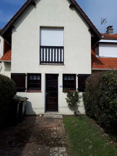House 900 m from the beach. - Image 1