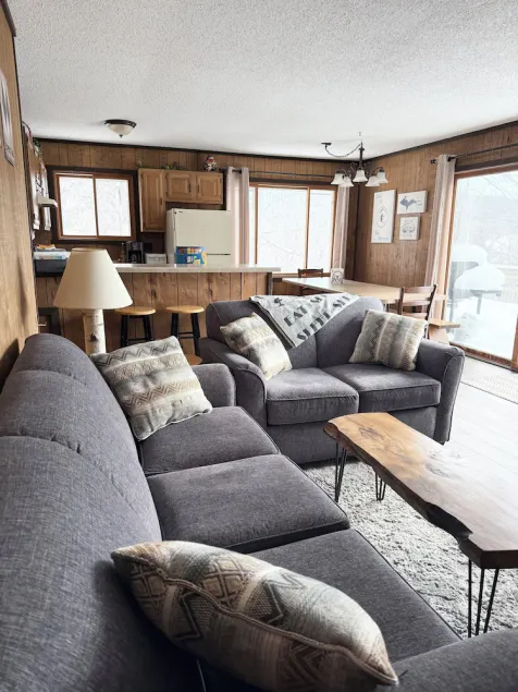 Spacious northwoods getaway in the Powderhorn Mountain village minutes ski hills - Image 1