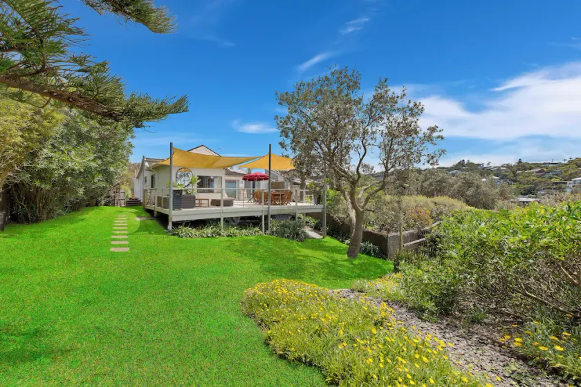 Yallambee Cottage Beach Front - Image 1