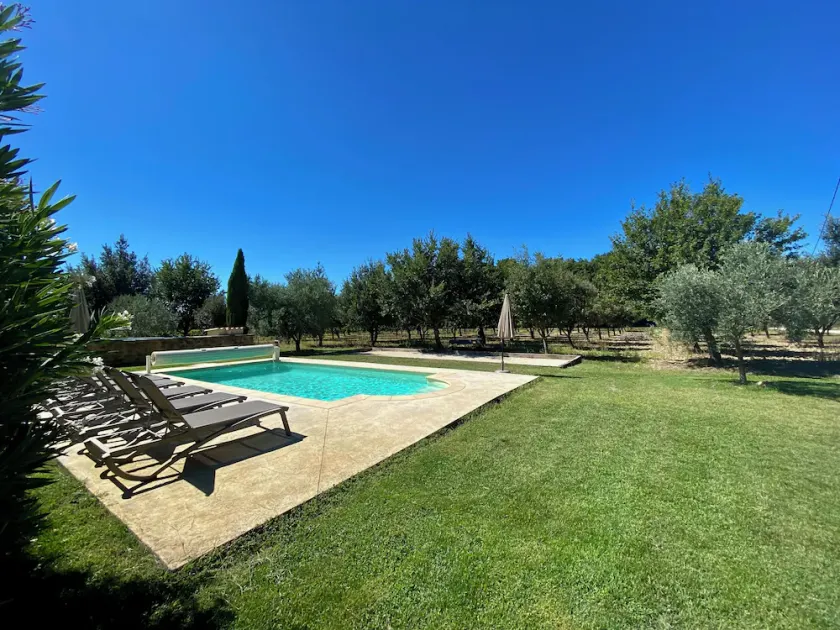 Mas Le Bon Louis, piscina privada aquecida, sol calmo e serenidade - Image 1