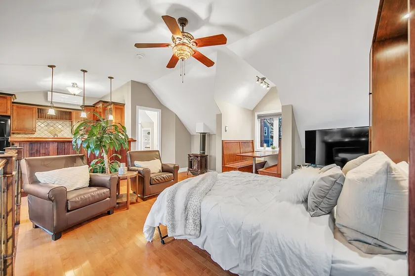 A private & stylish urban studio - Image 1