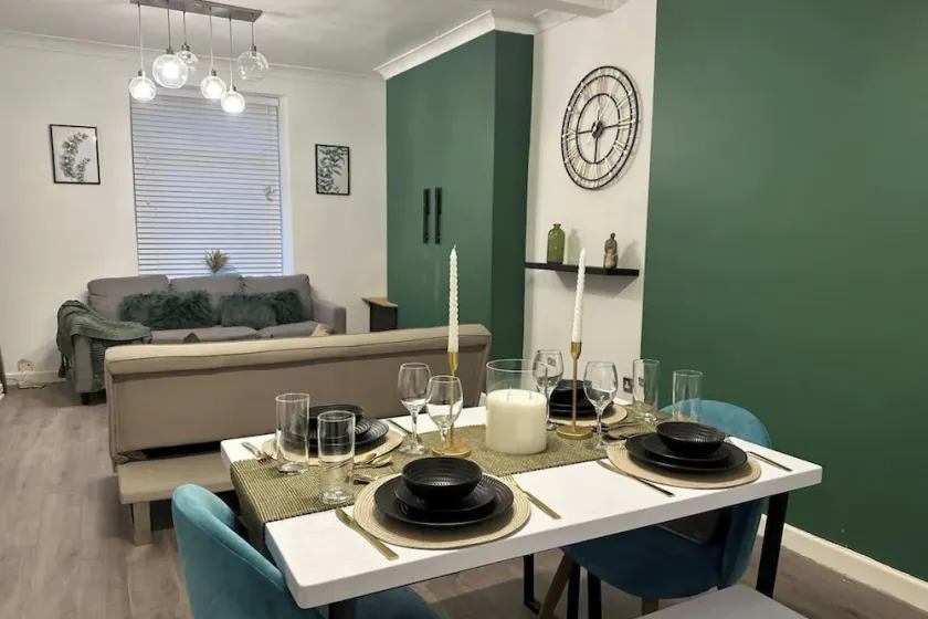 House - Sleeps 5 - Garden - Parking - Image 1
