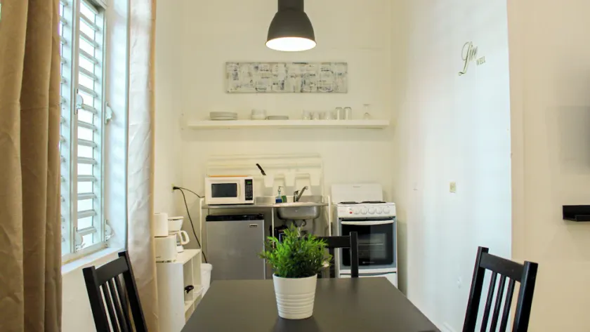 Cómodo apartamento de 1 habitación en el centro de Ponce, con Wifi - Image 1