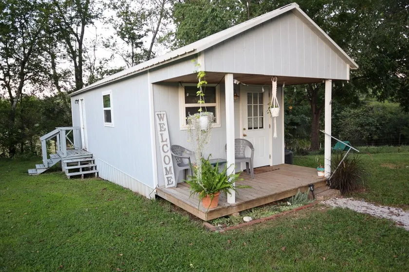 Tiny House on the Farm: Watch Farm Animals, Near Buffalo River - Image 1
