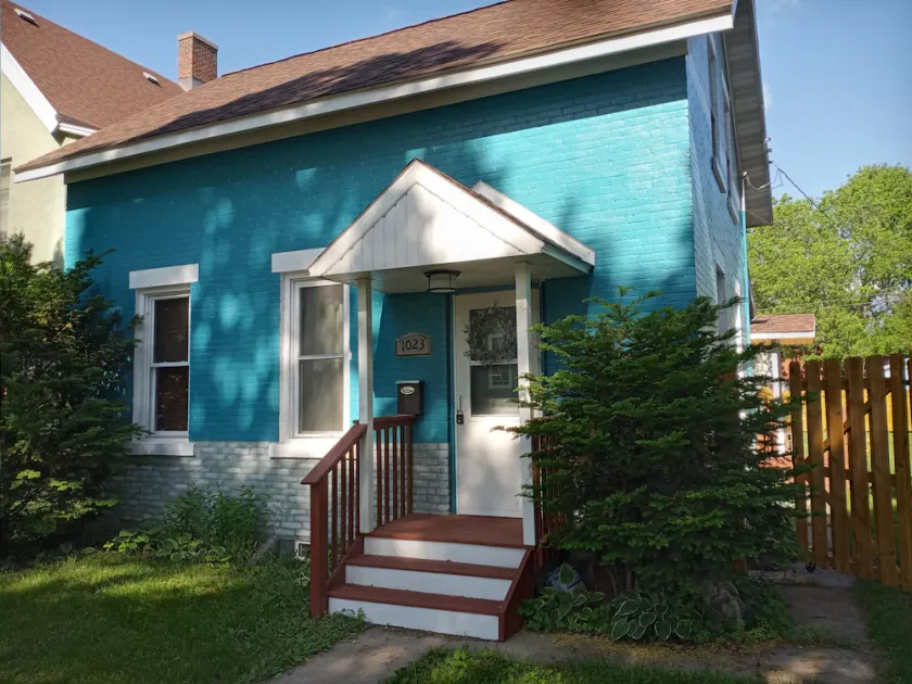 8th Street Blues!  3 Bed, 2 Bath near downtown LaCrosse - Image 1