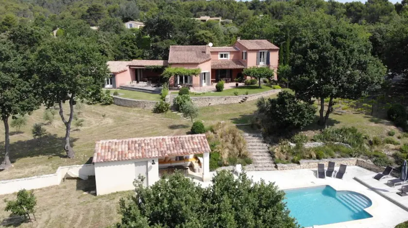 GRANDE CASA, GORDES , piscina riscaldata, vista su Goult, Roussillon - Image 1