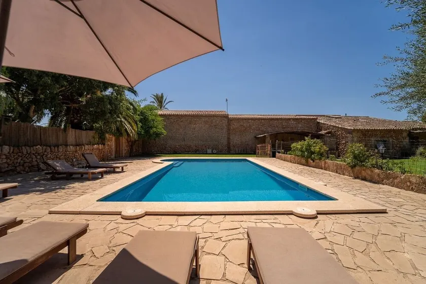 Country House 'Cugulutx' with Private Pool, Private Terrace and Wi-Fi - Image 1