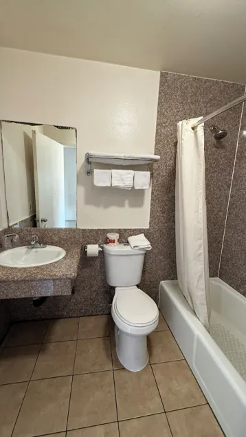 CHERRY MOTEL - Image 1