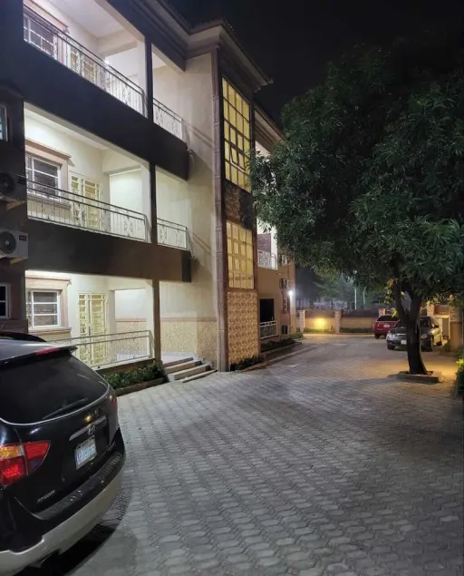 Top-Notch Suites and Apartments - Image 1