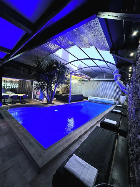 Royal SPA-suite med indendørs pool op til 14 personer - Image 1