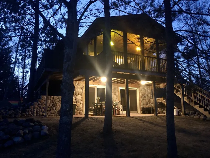 The Hideaway. Private secluded lake cabin on 25 acres & optional pontoon rental. - Image 1