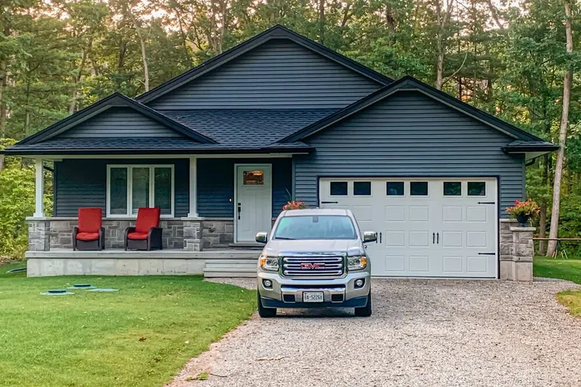 Sandalwood Cottage | Hot Tub | Walk to Beach | Firepit | Grand Bend & The Pinery - Image 1