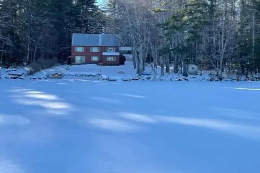 Highland Dream: All Season Beauty! 5BR/2BA, Lakefront, Stay and Play. 4 Season - Image 1