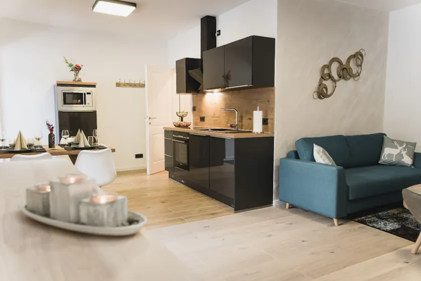 Apartment, at least 75 sqm -98 sqm, 2 bedrooms, living/bedroom, terrace or balcony, max. 6 persons - Image 1