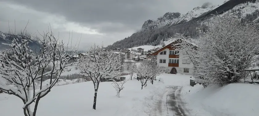 Luxury apartment \"Ciasa Gran Panorama\" with a view of the Fassa Valley - Image 1