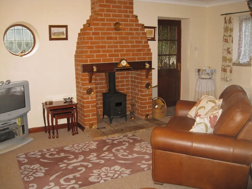 1 bedroom accommodation in Thorpe Market - Image 1