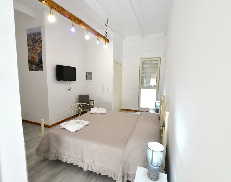 camera in salento - Image 1