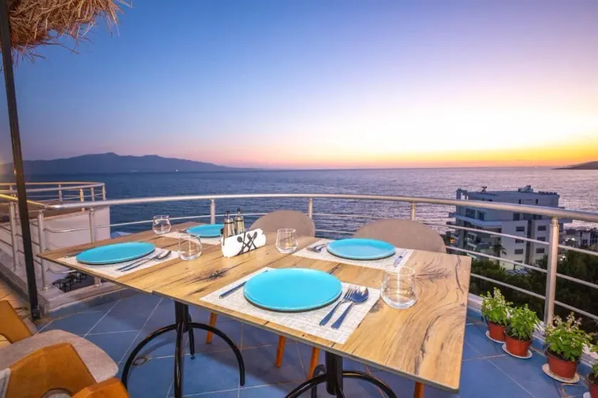 Hotel Sea Breeze - Image 1