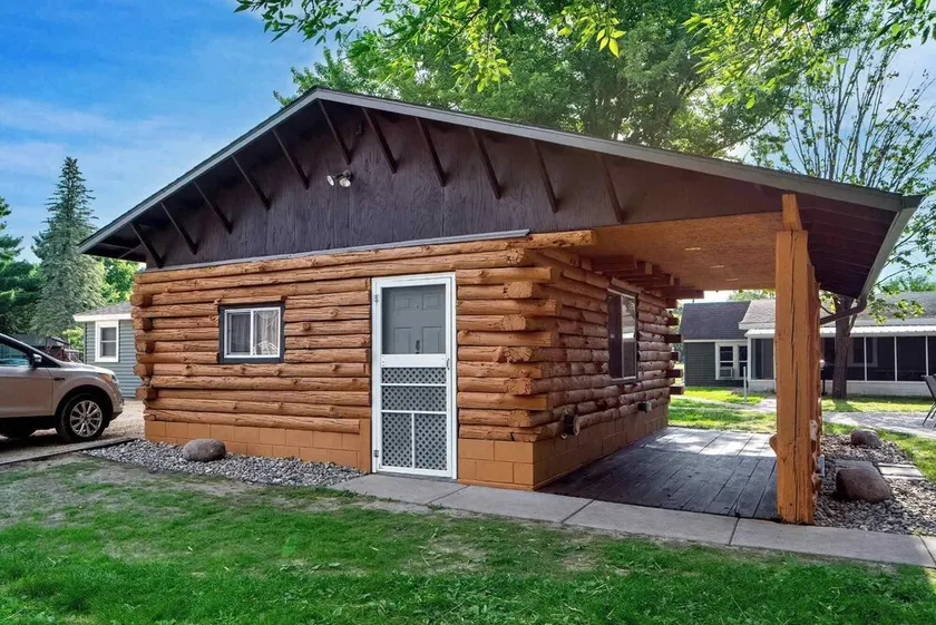 Riverfront Cabin with Private Dock - Image 1