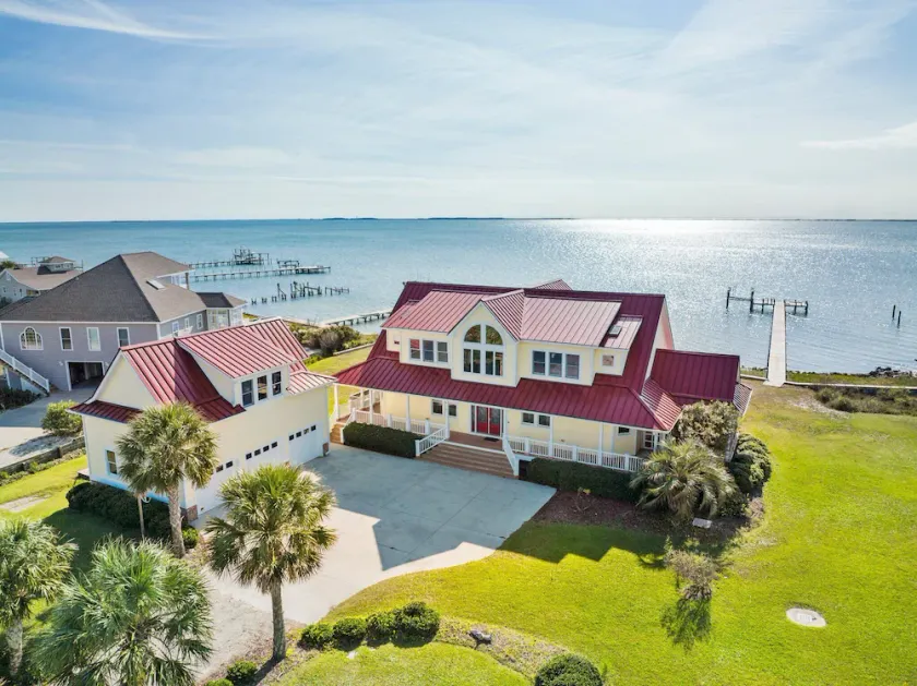 Island Waterfront Home for 10. Sound & Dock Views! - Image 1