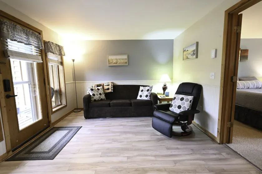 Ren hyggelig 1 bdrm. 1 bad. Udsigt over bjerg på golfbane, adgang til pool, WiFi! - Image 1