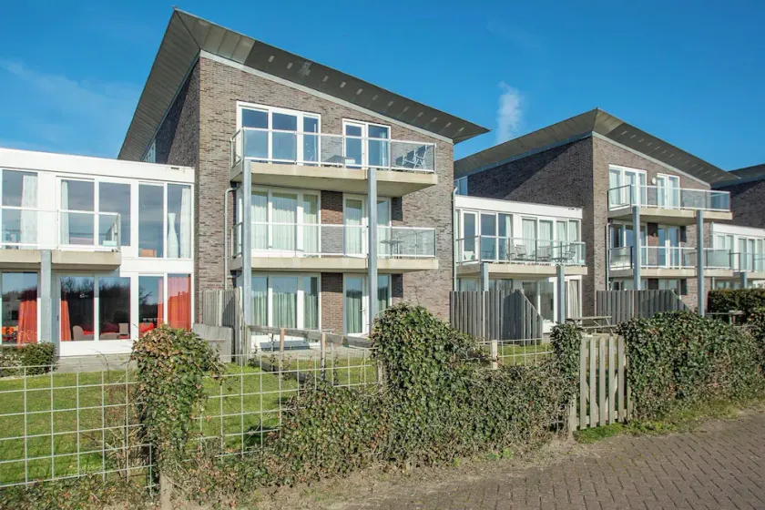 Cosy Apartment With Balcony - Image 1