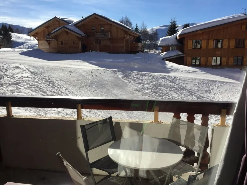 Ski ind / Ski Out. Lejlighed med 1 soveværelse. Sovepladser. 150 meter til elevatorer og butikker - Image 1