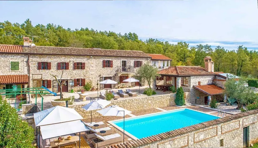 Villa Kluni - 8 Personen, 4 Schlafzimmer, 2 Badezimmer, Pool, Grill - Image 1