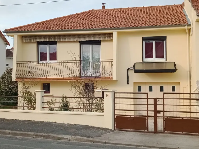 Holiday Home \"complète\" with Balcony & Wi-Fi - Image 1