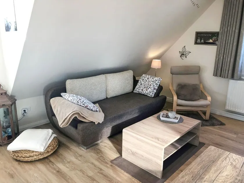 Cosy apartment for 8 guests with WIFI, TV and terrace - Image 1
