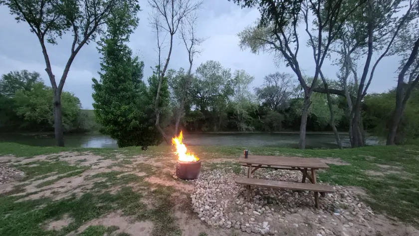 Riverside Romance/Luxury RV/Starry Skies & S'mores - Image 1