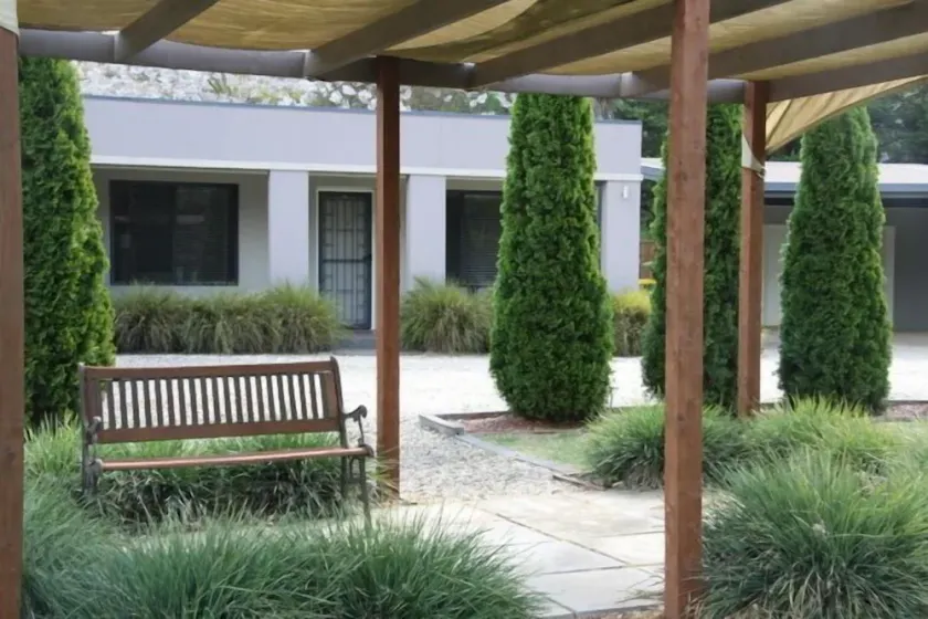 Grevillea Gardens Apartment 3 - Image 1