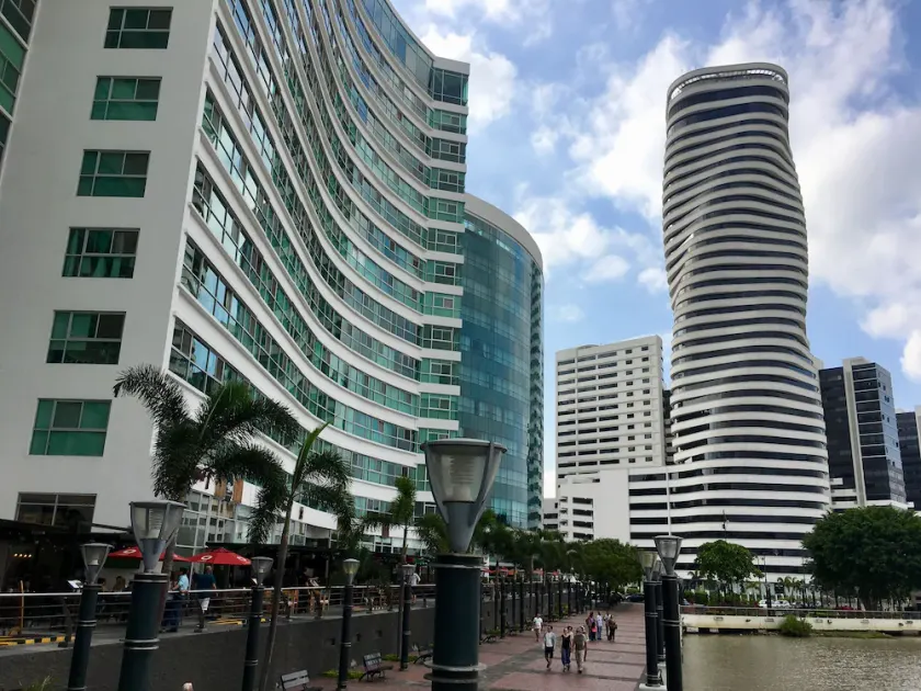 Luxury Suites River Front - Image 1