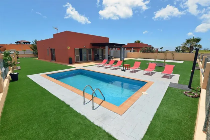 Villa Magna: New villa on the front line of the golf course with breathtaking views of the golf course - Image 1