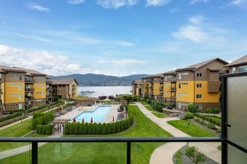 Okanagan Lake Beachfront Penthouse. 2 Bedrooms + den, 3 bath. Boatslip Option. - Image 1
