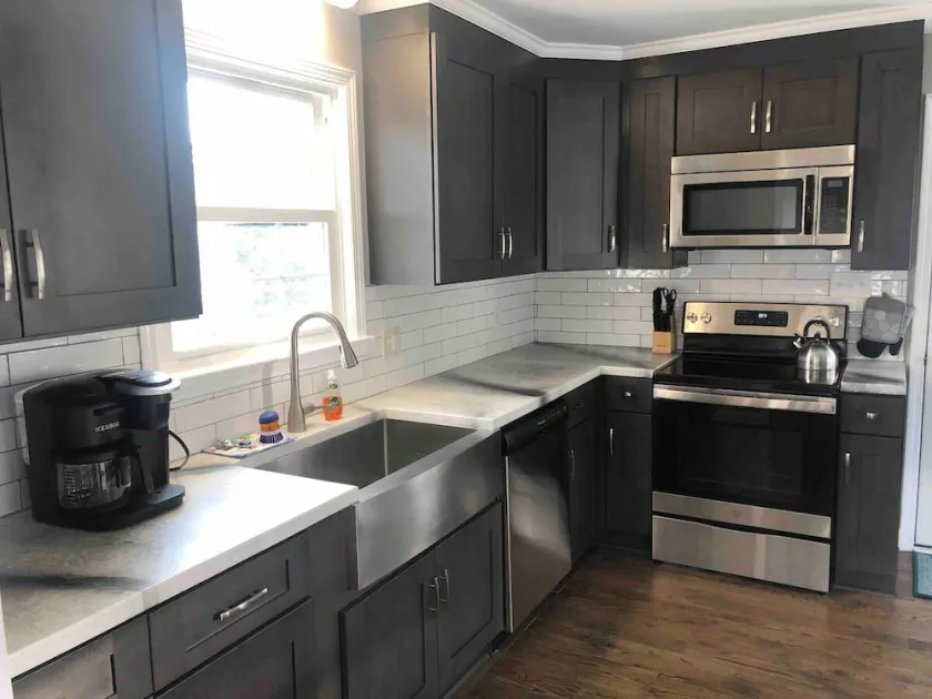 3br/2ba APT, sleeps 7, comfortable and spacious for whole family to spread out - Image 1