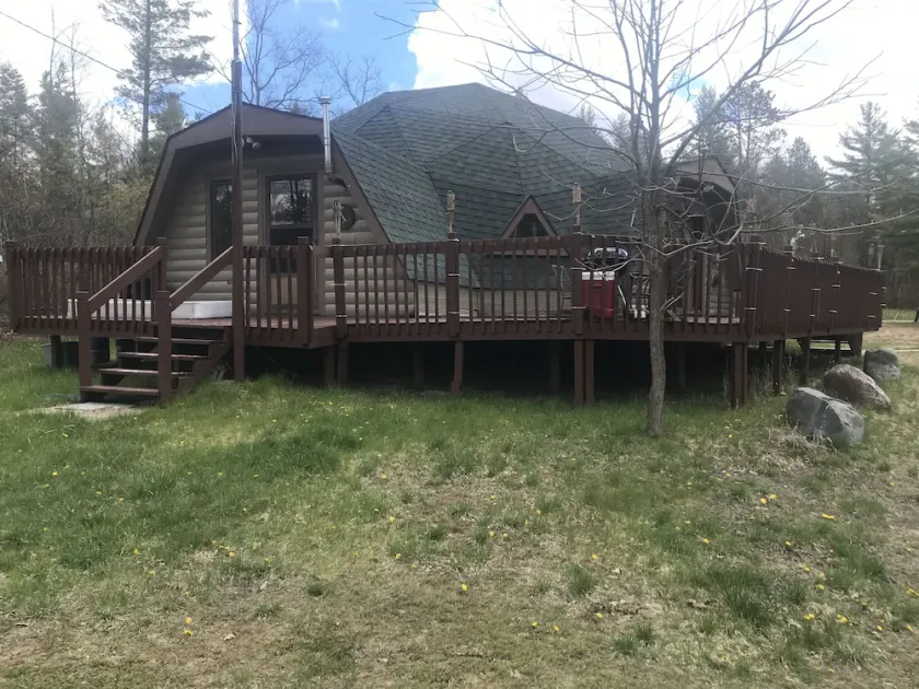 Honey dome Hideout Unique cabin sitting on 5 acres in northern Michigan - Image 1