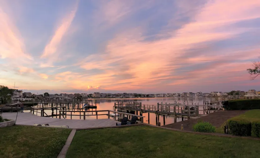 Waterfront Lake/Beach House, Two Blocks to the Beach-Central A/C -7 Lake Terrace - Image 1