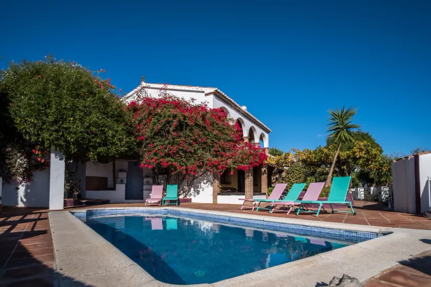 En fantastisk Finca och Cortijo nu med 20% rabatt och utsikt över Mediterran - Image 1