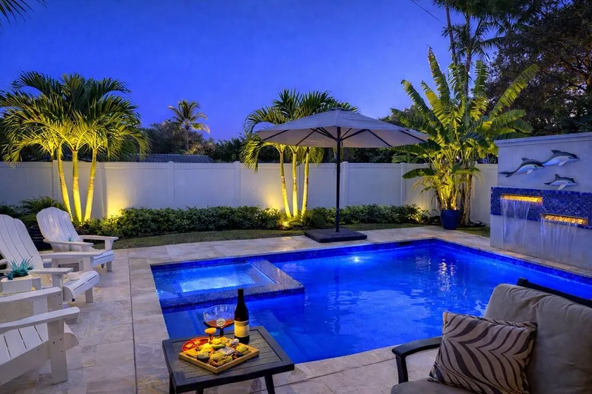 Enjoy a new construction home with heated salt pool close to everything Naples - Image 1