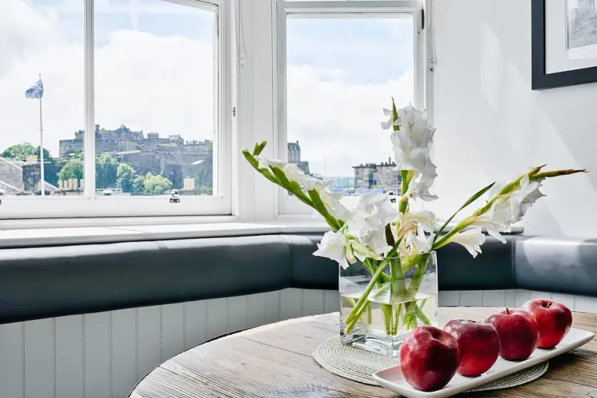 Luxury George St Apartments: Castle Suite (2-bed) - Image 1
