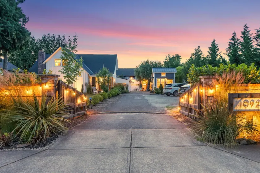 1910 Farmhouse: Chef’s Kitchen + Fire Pit + Studio - Near Wedding & Wine Country - Image 1