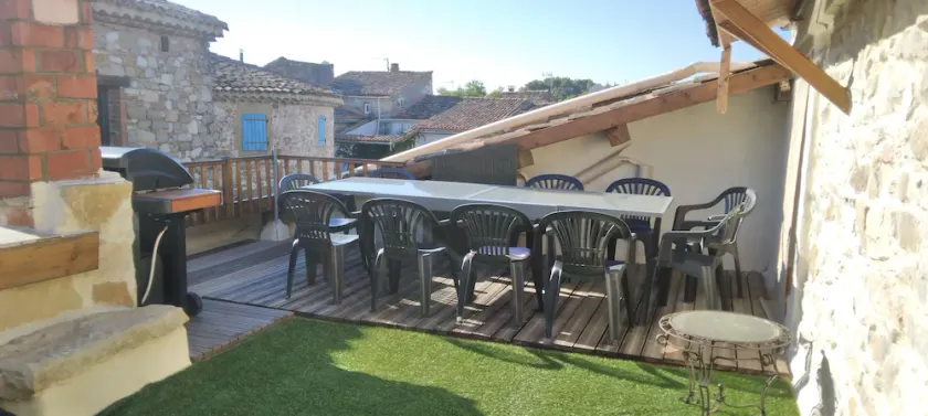 Pleasant village house near Nimes with terrace and games room - Image 1