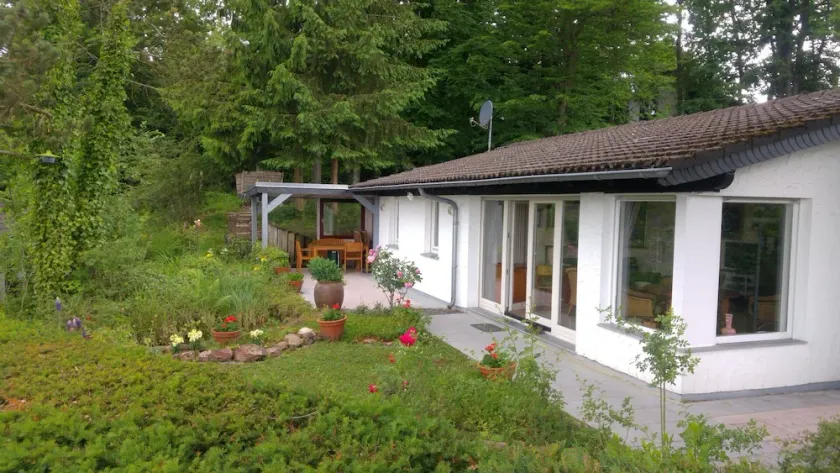 Bella casa indipendente con una posizione soleggiata e vista panoramica - Image 1